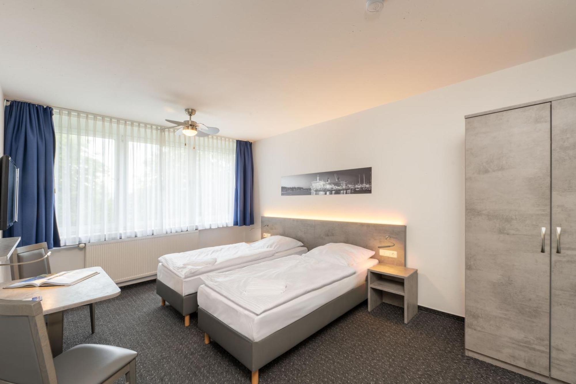 Hotel & Gaestehaus Rostock Luetten Klein Ngoại thất bức ảnh