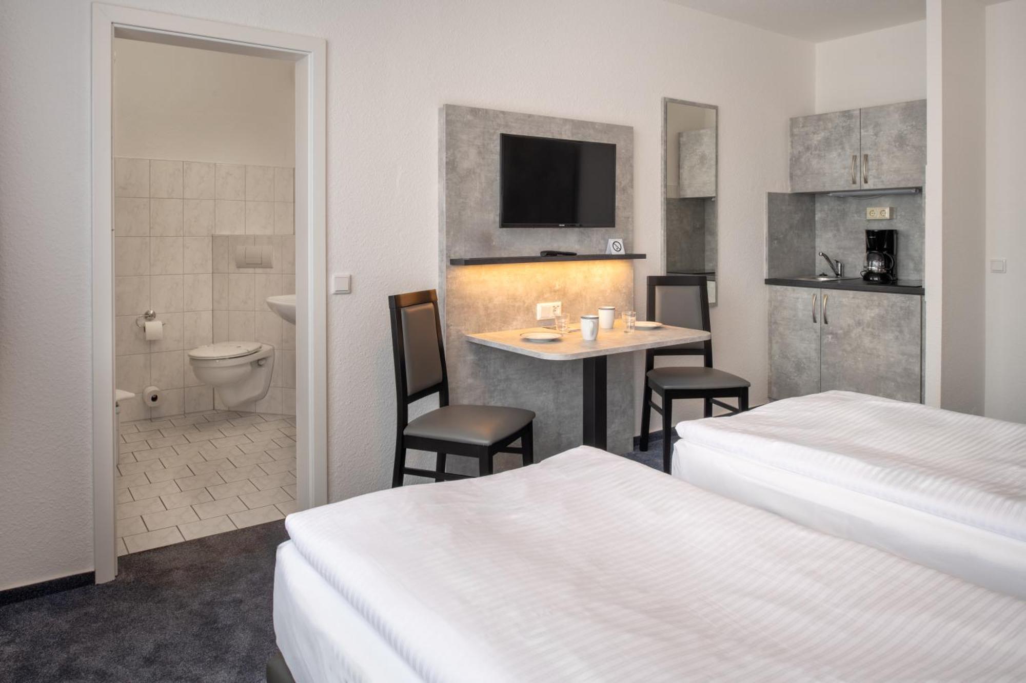 Hotel & Gaestehaus Rostock Luetten Klein Ngoại thất bức ảnh