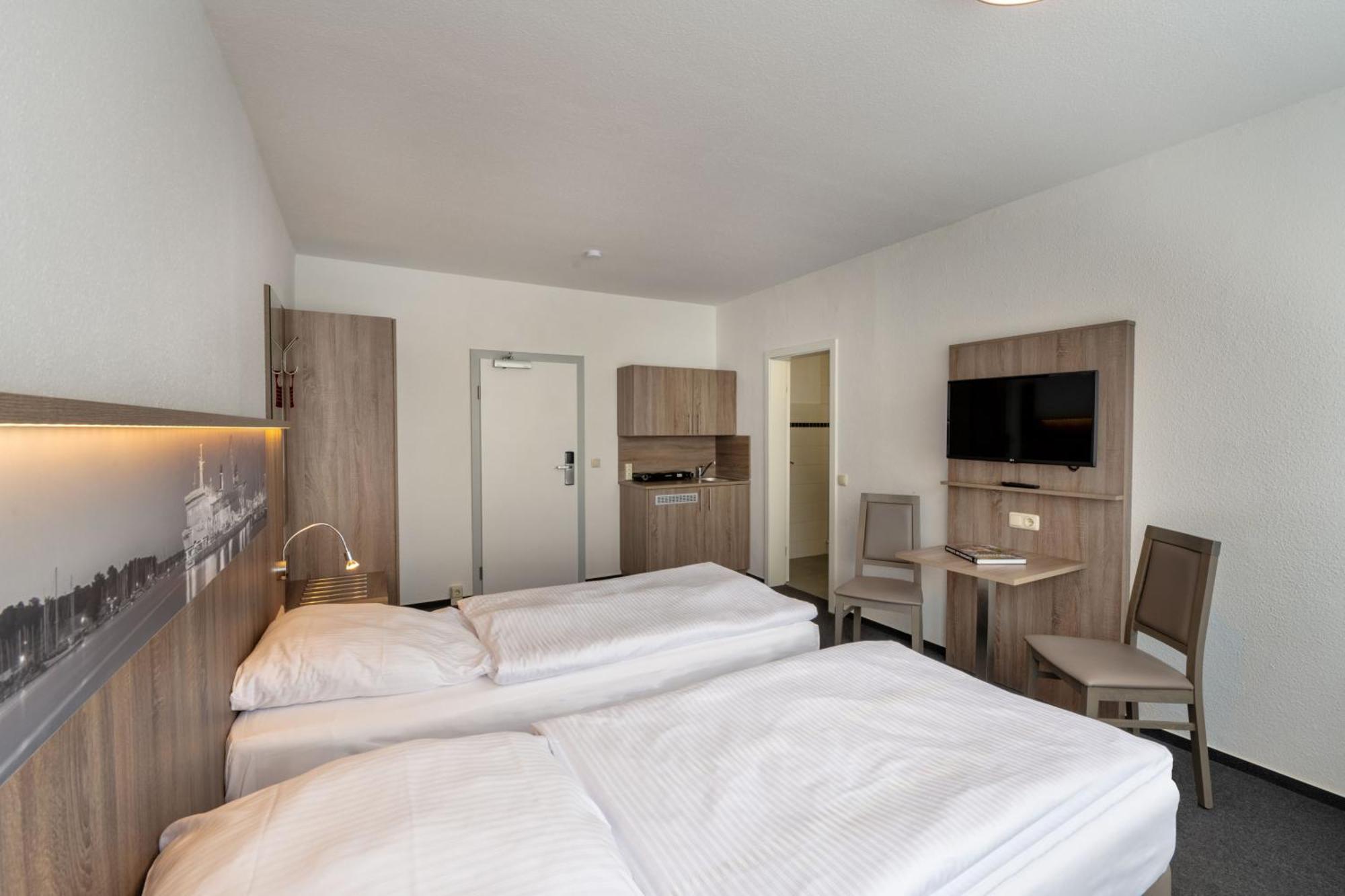 Hotel & Gaestehaus Rostock Luetten Klein Ngoại thất bức ảnh
