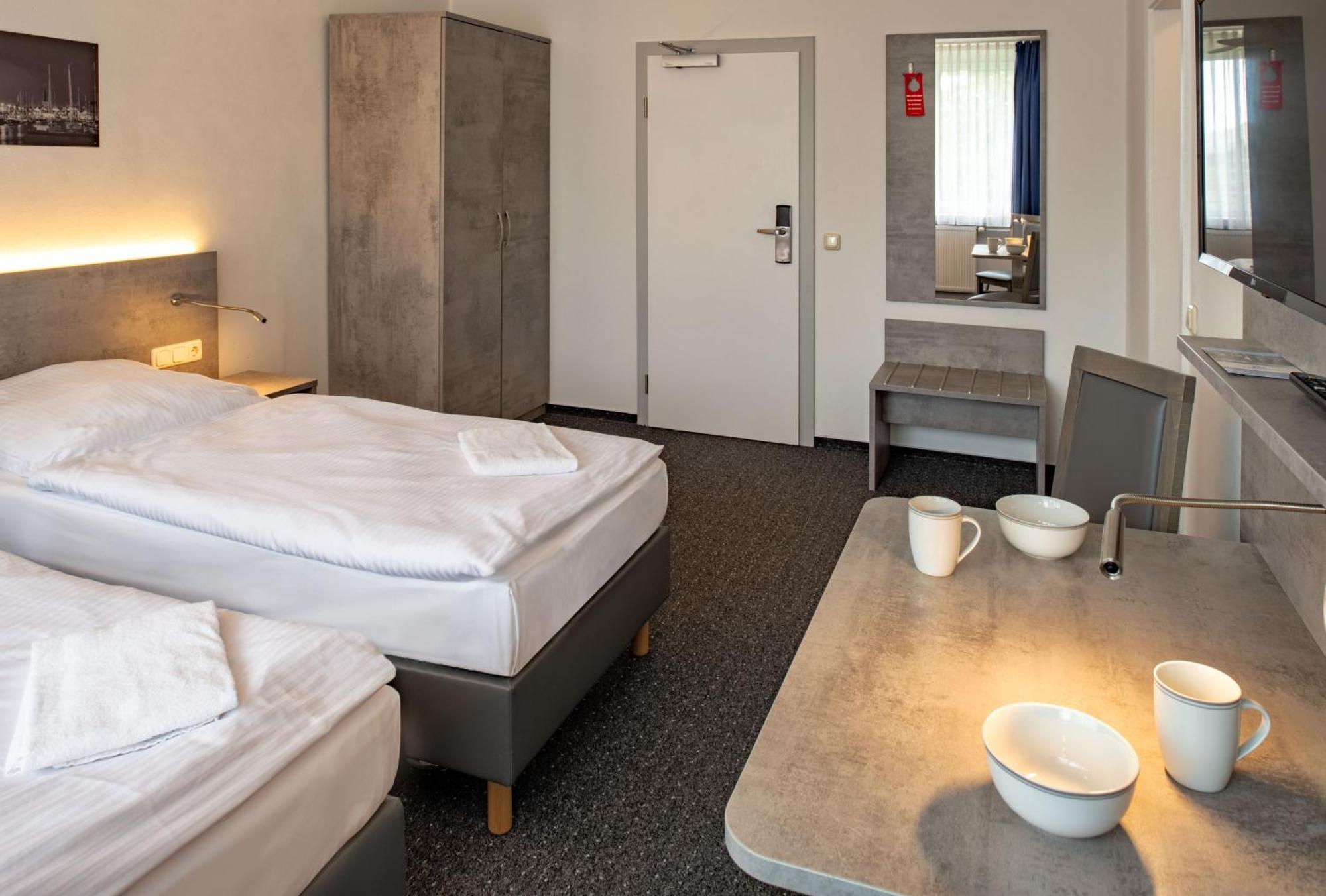 Hotel & Gaestehaus Rostock Luetten Klein Ngoại thất bức ảnh