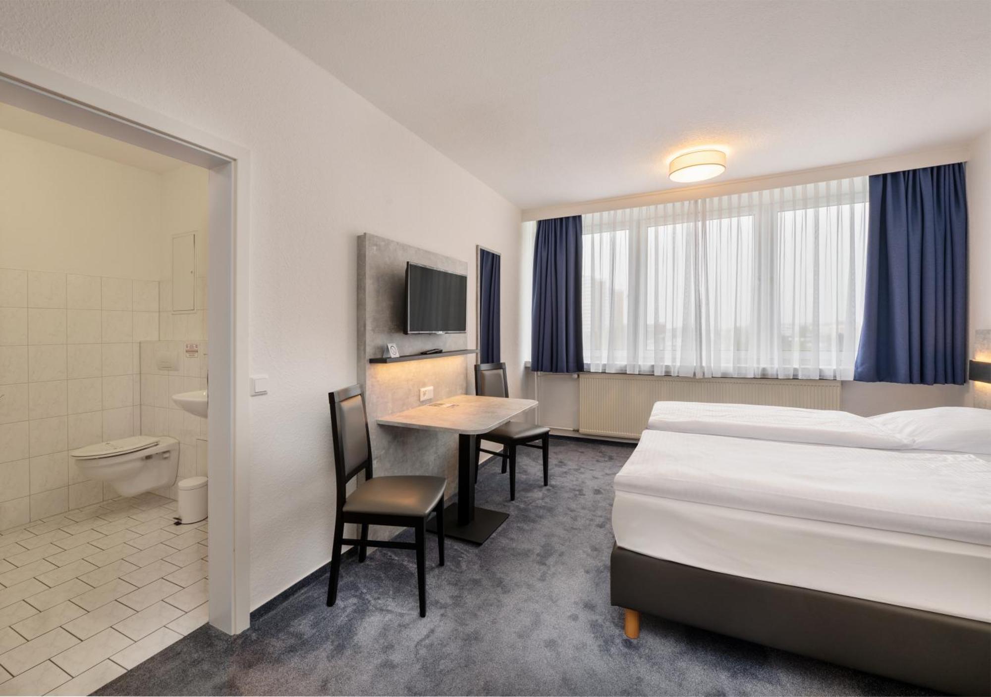 Hotel & Gaestehaus Rostock Luetten Klein Ngoại thất bức ảnh