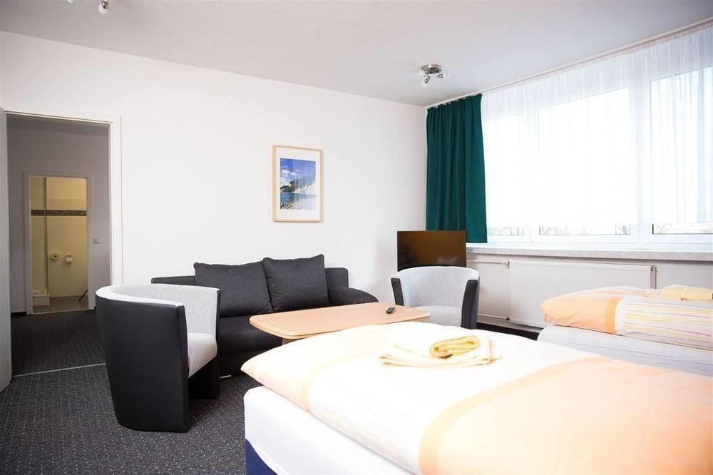Hotel & Gaestehaus Rostock Luetten Klein Ngoại thất bức ảnh