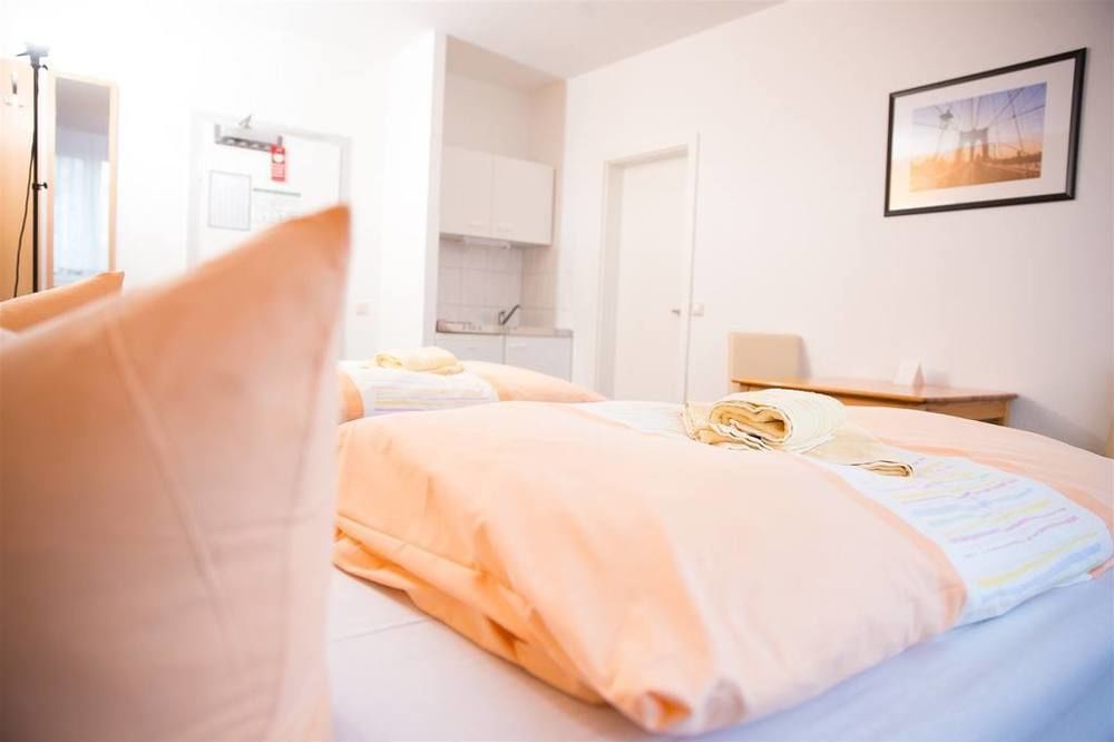 Hotel & Gaestehaus Rostock Luetten Klein Ngoại thất bức ảnh