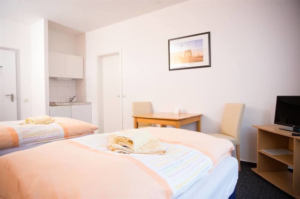 Hotel & Gaestehaus Rostock Luetten Klein Ngoại thất bức ảnh