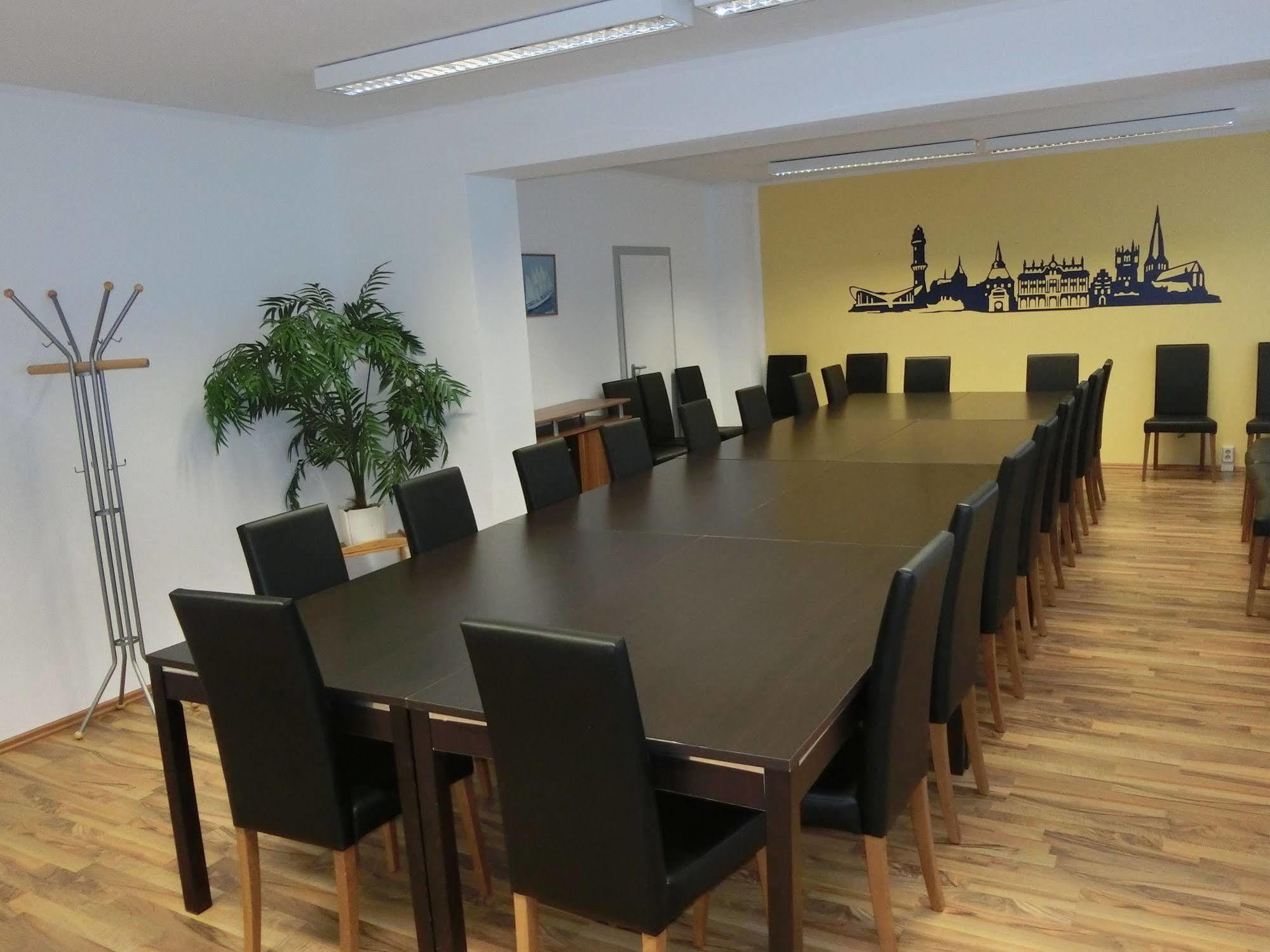 Hotel & Gaestehaus Rostock Luetten Klein Ngoại thất bức ảnh