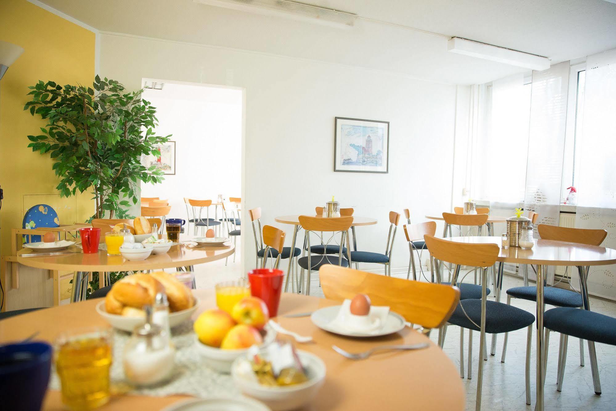 Hotel & Gaestehaus Rostock Luetten Klein Ngoại thất bức ảnh
